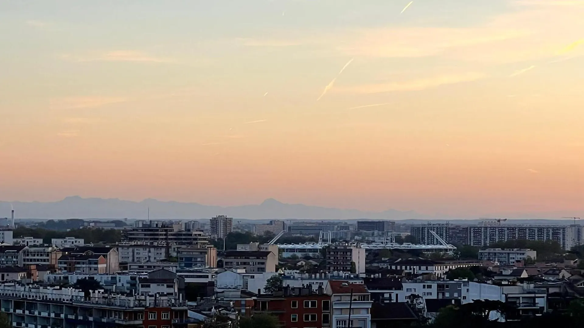 Sunset Duplex - Grand-Rond, Jardin Des Plantes, Centre-Ville, 2 Bdrs 60M2, Ac, Free Public Car Park 200M Away, Netflix - T3 60M2 Avec Clim, Parking Public Gratuit A 200M Τουλούζη 0*,